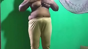 indian aunty masturbating with banana